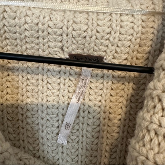 Free People Sweater Turtleneck Oversized Cream Knit Lagenlook Minimalist Size XS - Picture 7 of 9